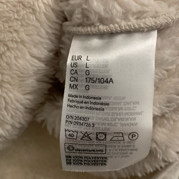 H&M Cropped Furry Halfzip Sweater - Picture 4 of 4